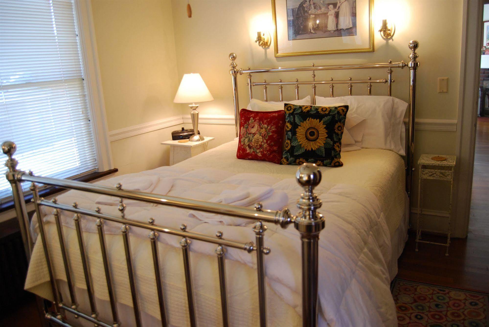 Mayor Lord'S House Bed & Breakfast มีดวิลล์ ภายนอก รูปภาพ